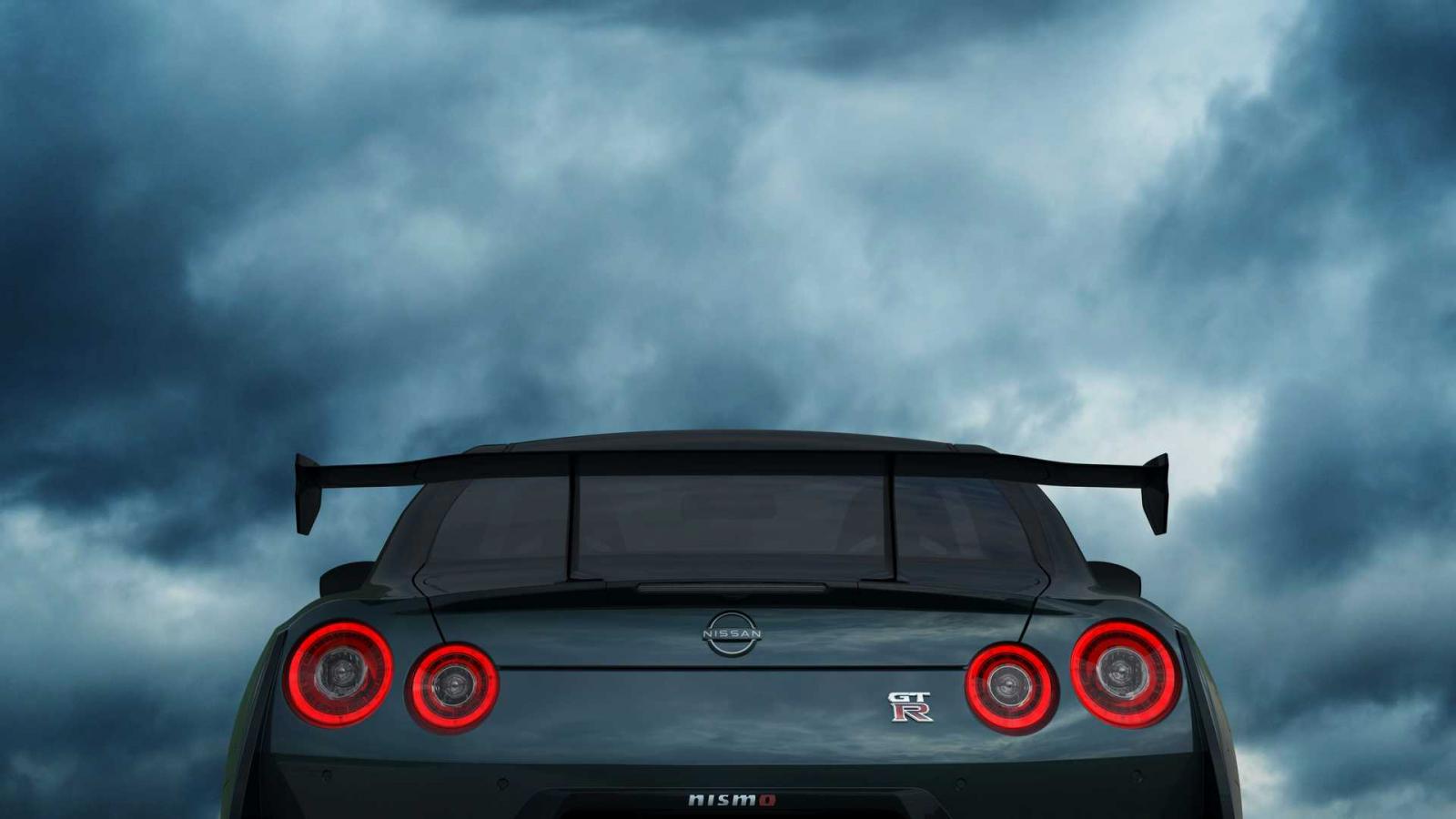 Ανανεωμένο Nissan GT-R: Με ειδικές εκδόσεις και μικρές αλλαγές